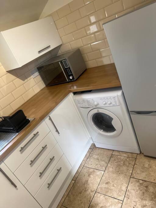 Large Modern Studio Flat Apartment London Exterior photo